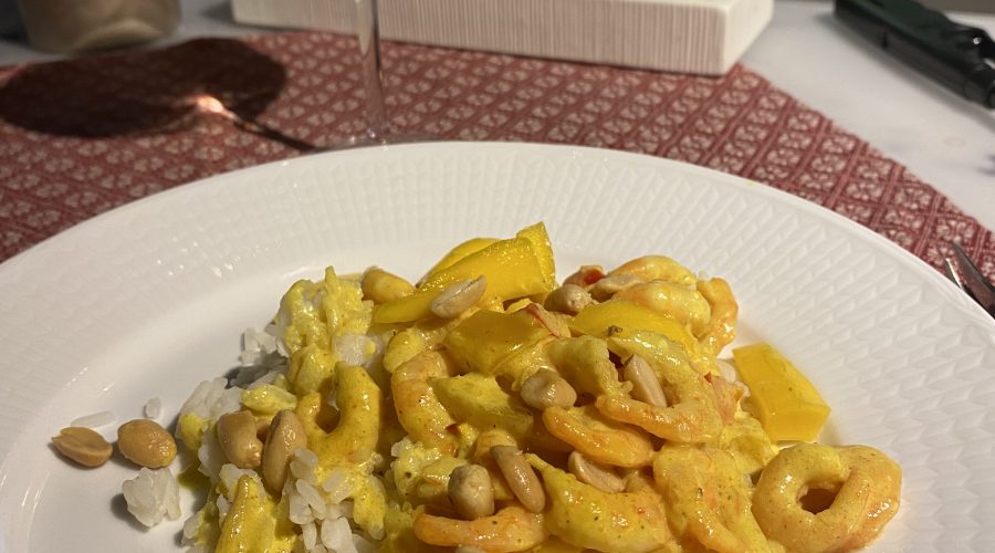 Räkgryta med mango och curry