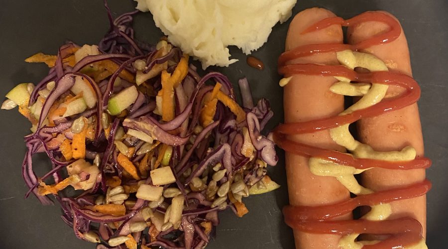 Rödkålssallad med morot och äpple