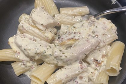 Kyckling med dragon och rosépepparsås