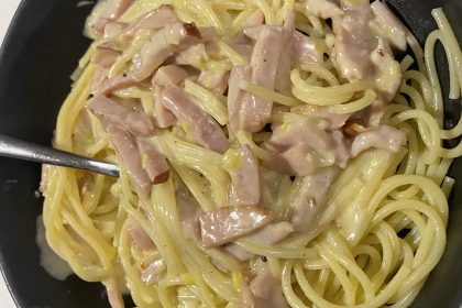 Enkel skinksås och pasta
