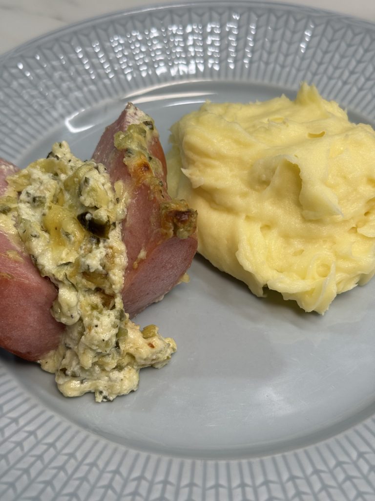 Ugnsstekt falukorv i god sås.