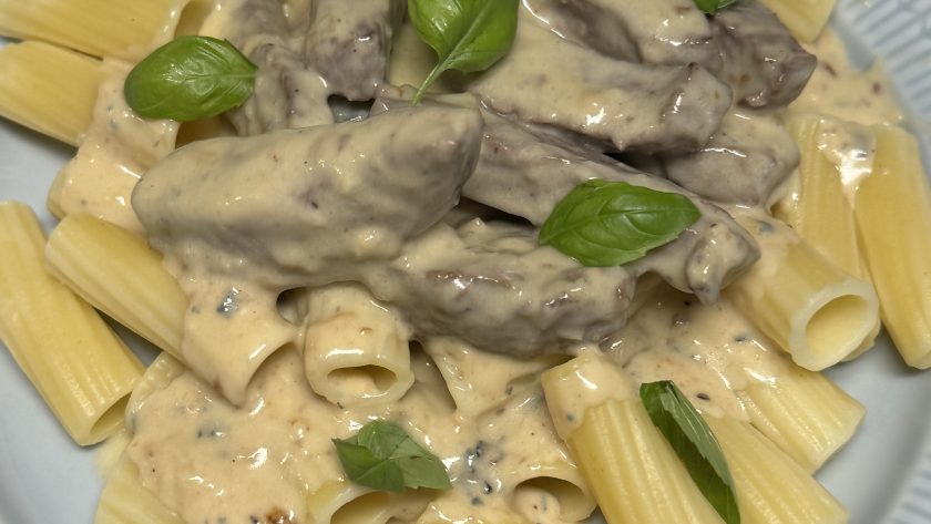 Pasta med oxfilé och gorgonzola