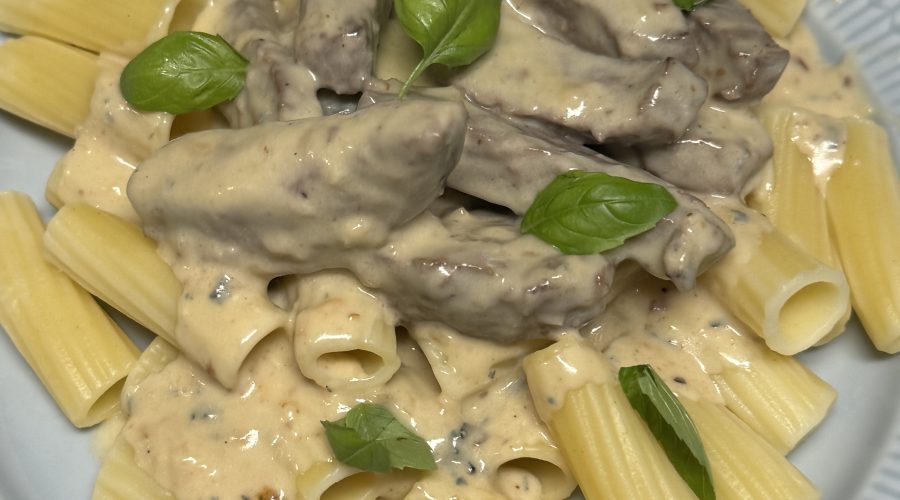 Pasta med oxfilé och gorgonzola