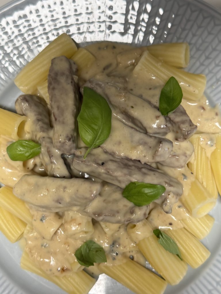 Pasta med oxfilé och gorgonzola