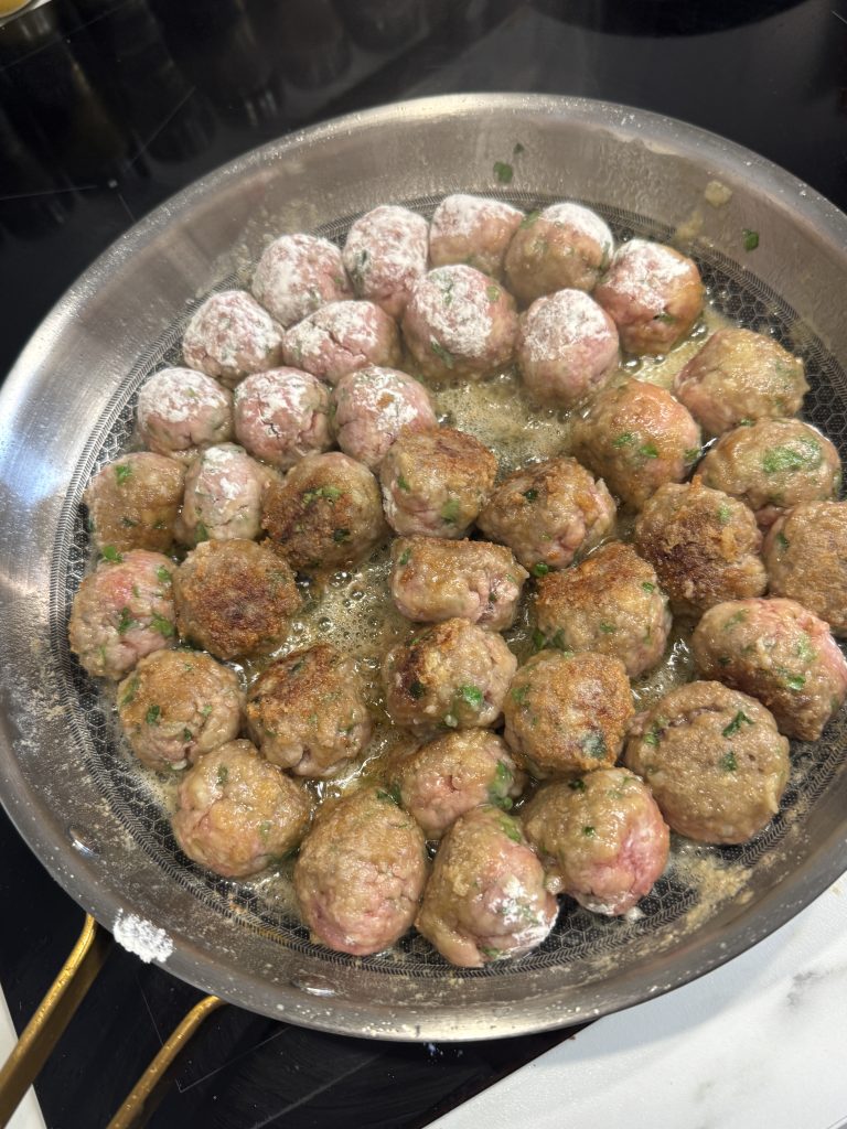Köttbullar i rödvinssås