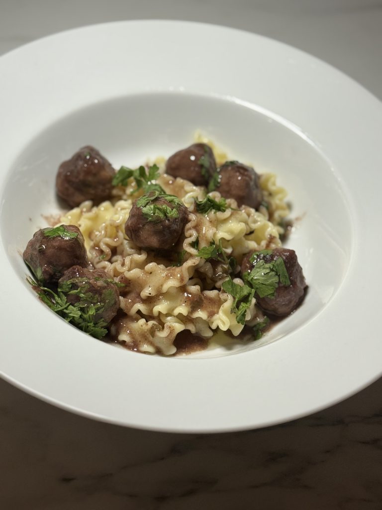 Köttbullar i rödvinssås