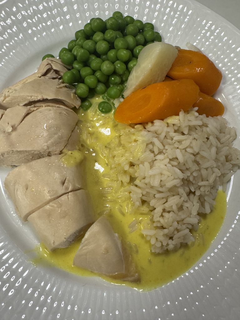 Kokt kyckling med currysås