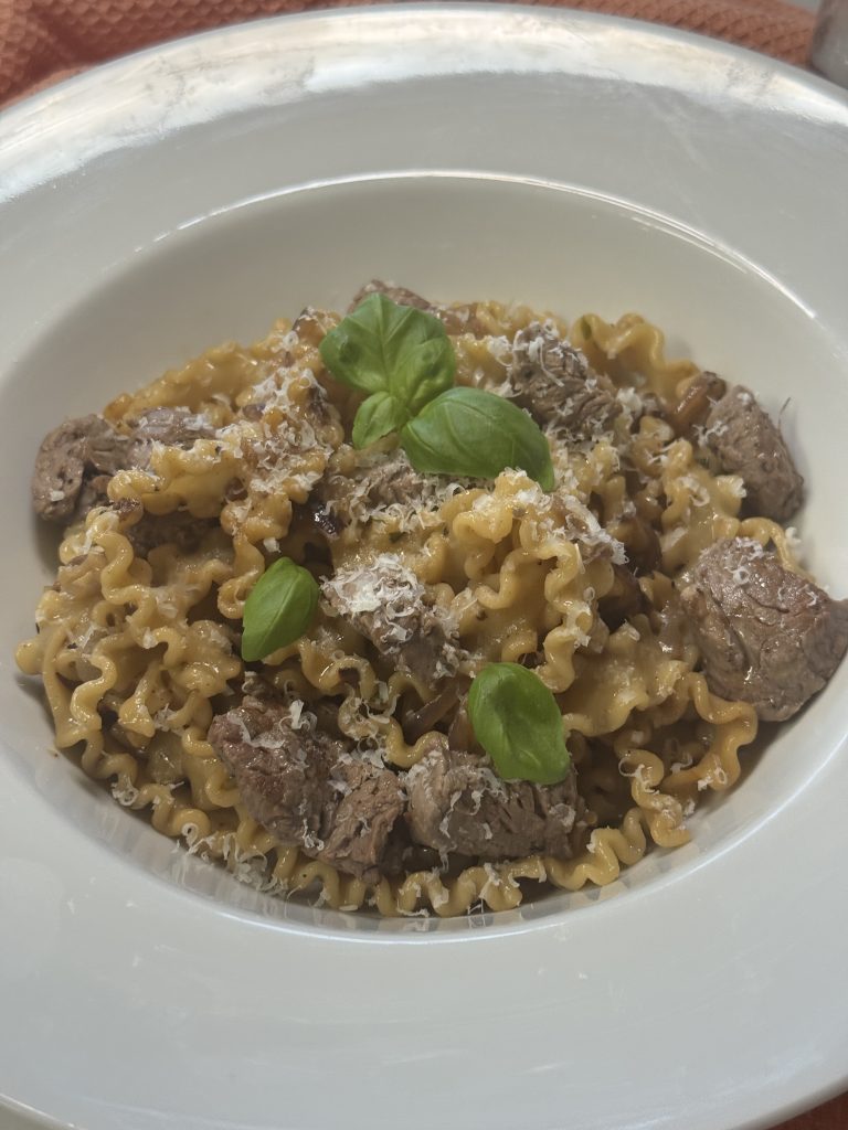 Oxfilé och rödlökspasta