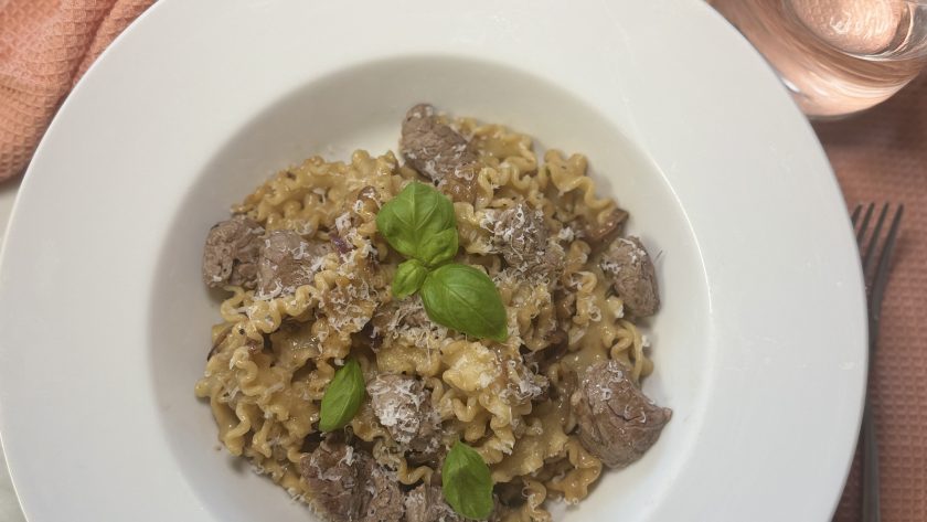 Oxfilé och rödlökspasta