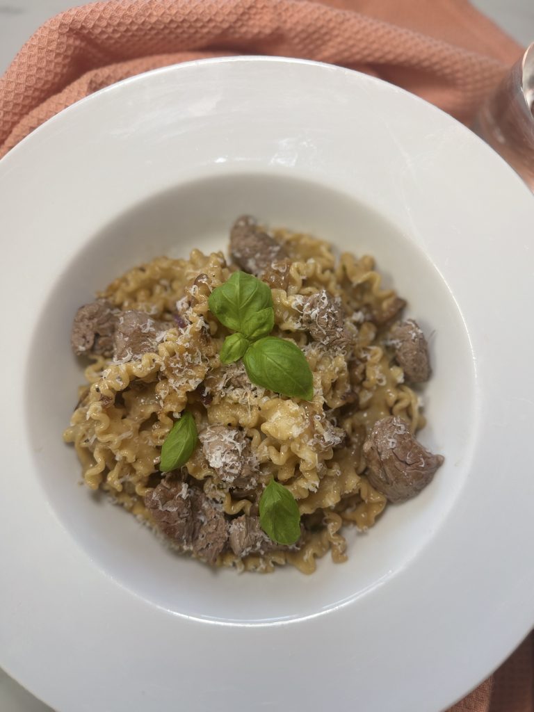 Oxfilé och rödlökspasta