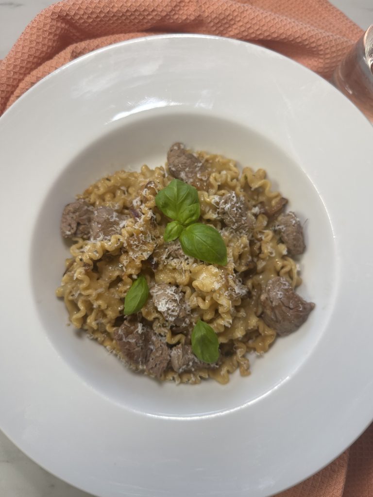 Oxfilé och rödlökspasta