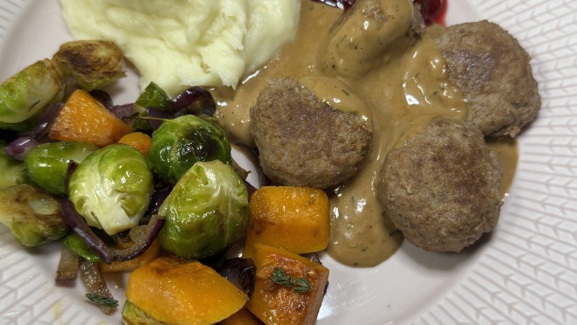 Vidsvinsköttbullar med messmörsås.