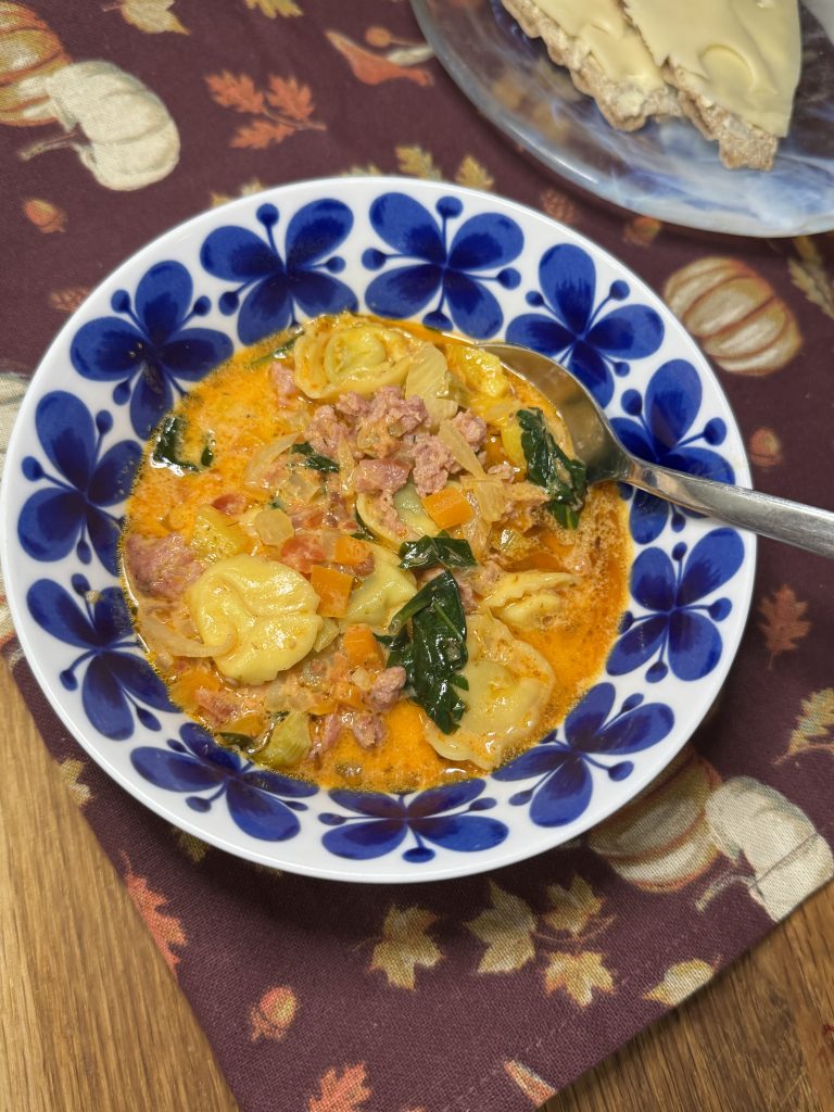 Tortellini och salsicciasoppa