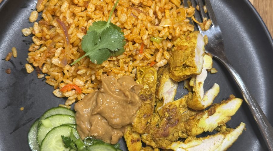 Sataykyckling med Rice krispies