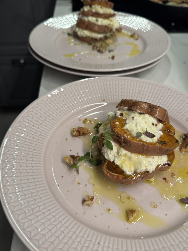 Sötpotatis med vispad fetaoskräm