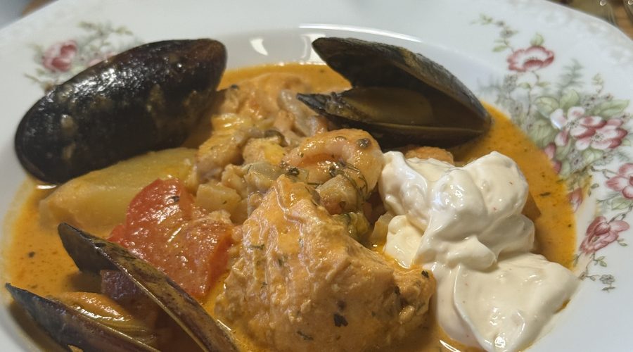Fisk och skaldjurssoppa/gryta