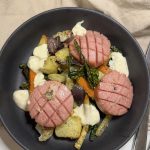 Korv på plåt med grönsaker