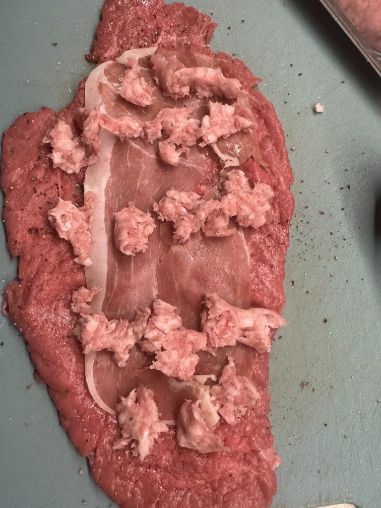 Risotto och kalvrulader fyllda med salsiccia