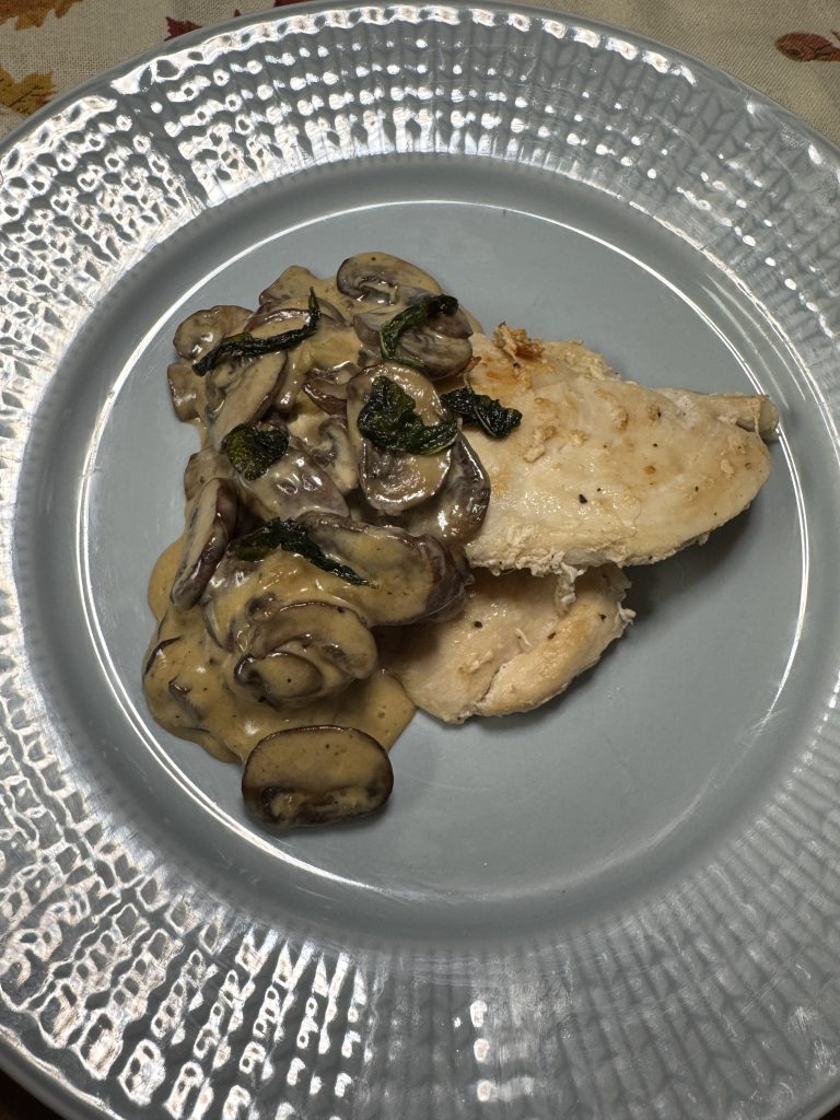 Kyckling med salvia och parmesan champinjoner