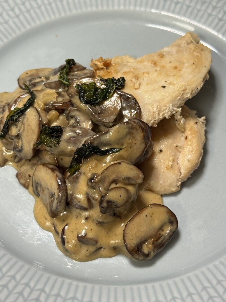 Kyckling med salvia och parmesan champinjoner