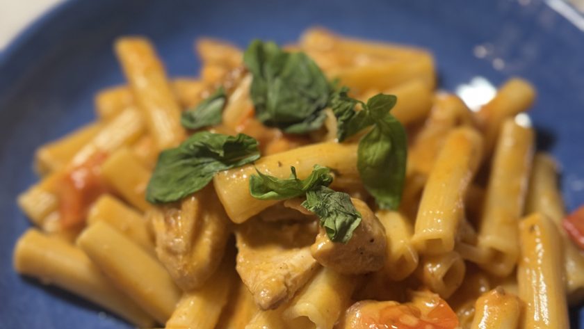 Krämig tomat och kycklingpasta