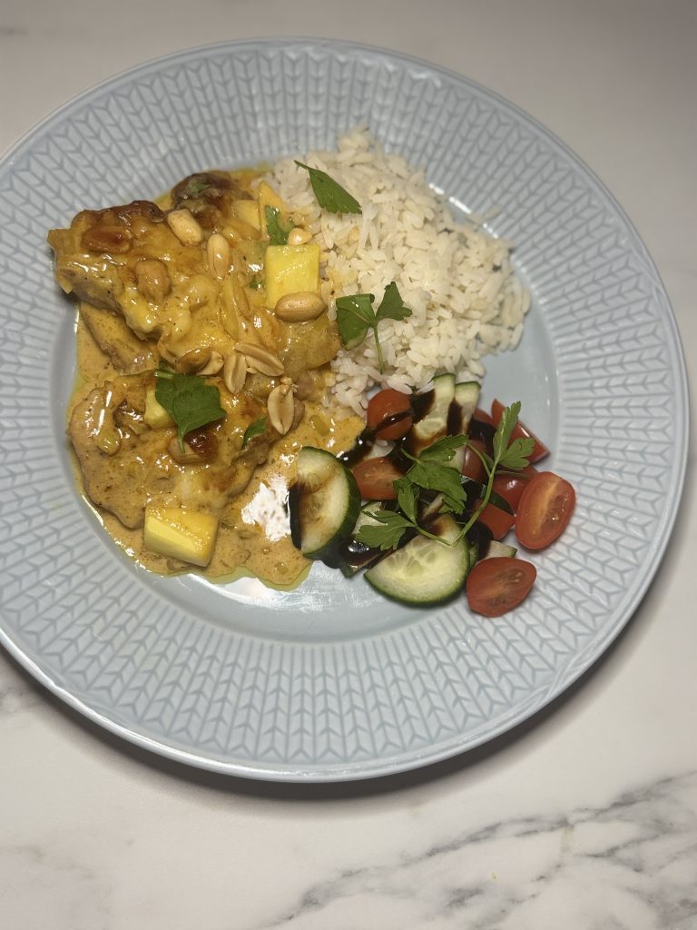 Flygande Jacob på fläskfilé, mango och jordnötter