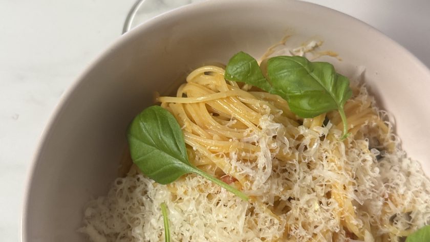 Spagetti Capellini med gräddig tomatsås
