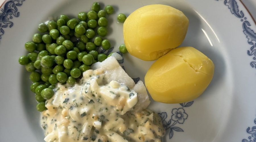 Kokt torsk med äggsås