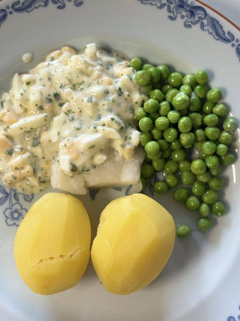Kokt torsk med äggsås