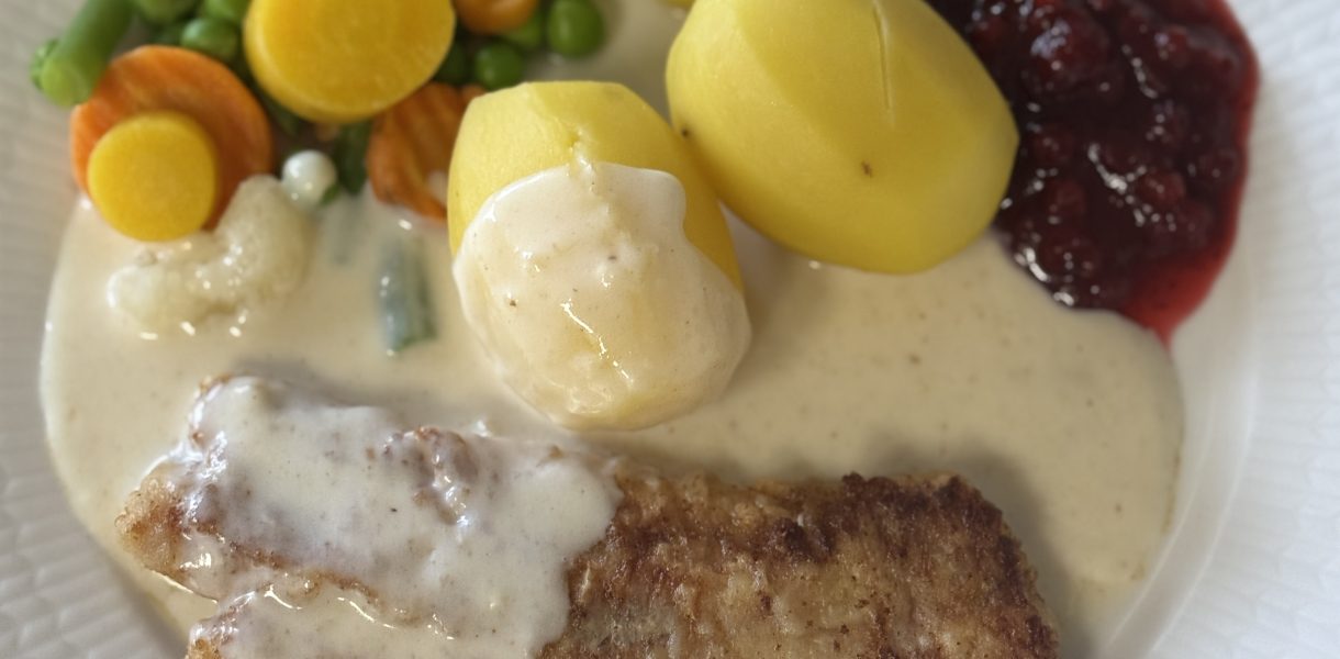 Stekt torsk med god sås och lingon