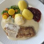 Stekt torsk med god sås och lingon