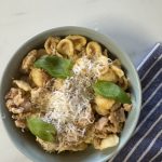 Orecchiette med kycklingfärs, soltorkade tomater och grädde