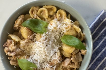 Orecchiette med kycklingfärs, soltorkade tomater och grädde